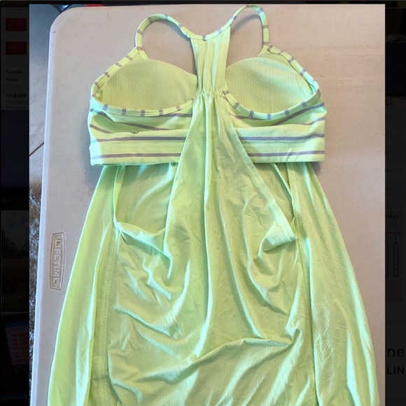 Lululemon size 6 tank top with bra - Picture 2 of 3